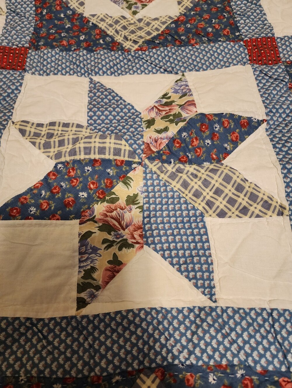 Handmade patchwork star quilt - Picture 2 of 7